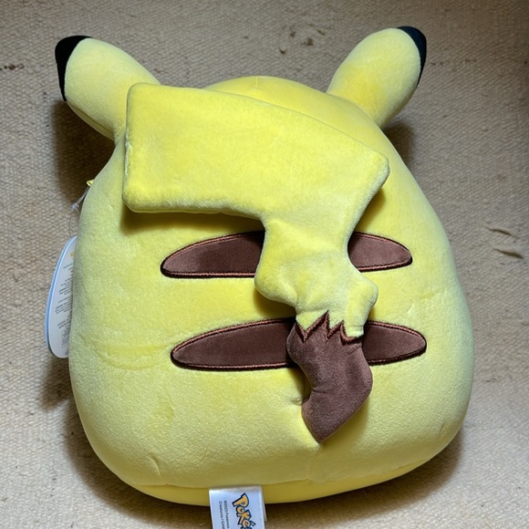 Pikachu Squishmellow - Picture 3 of 4